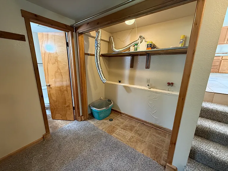 5 N Yellowstone Ave — Photo 8