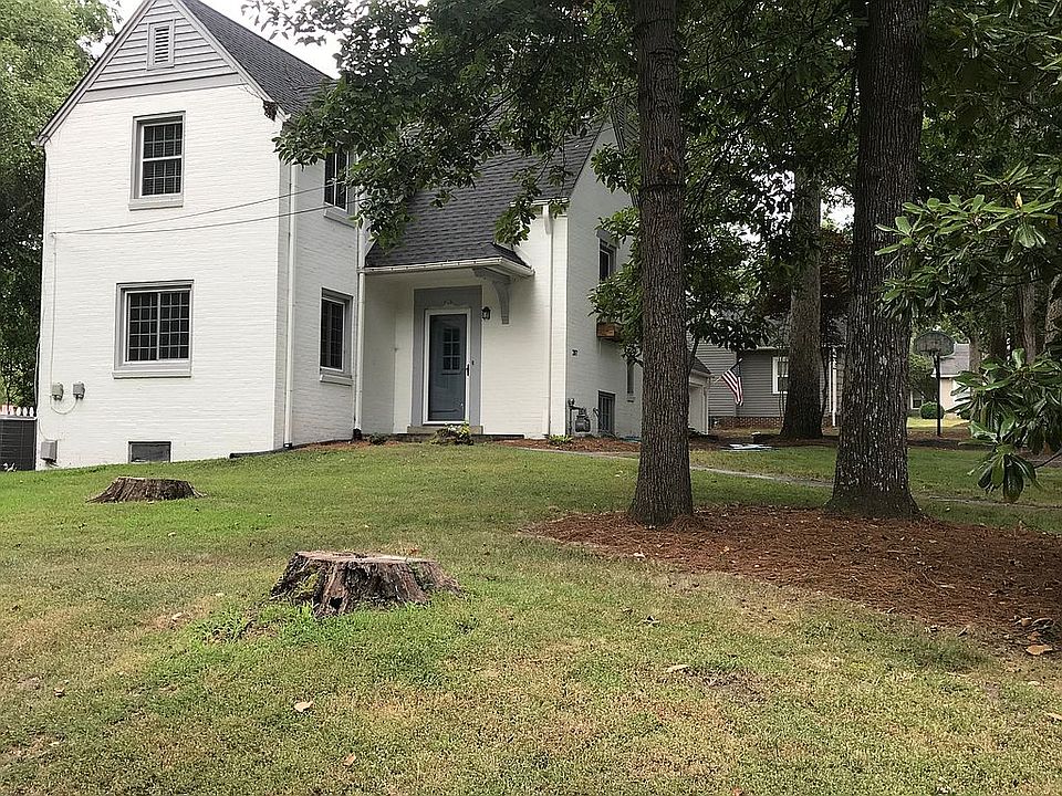 2nd image of 207 Stone St