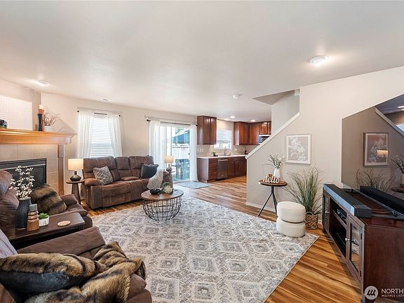 4th image of 19740 99th Street Ct E