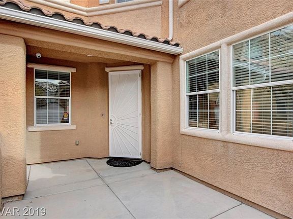 4th image of 2220 Mountain Rail Dr