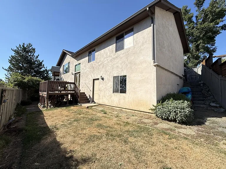 1176 NE Bonney Doon Ln — Photo 18