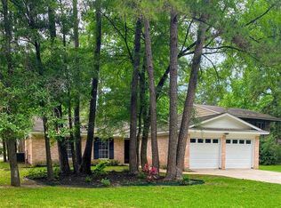 19 W Woodtimber Ct, The Woodlands, TX 77381
