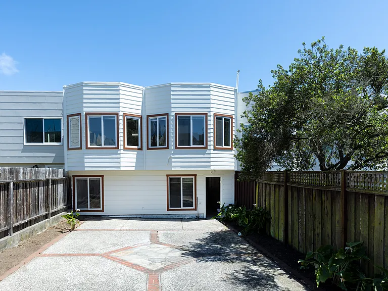 877 44th Ave — Photo 62