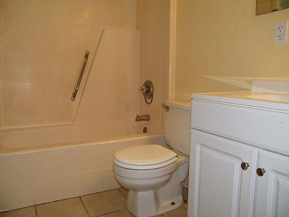 4th image of 10733 Kusaie Dr S