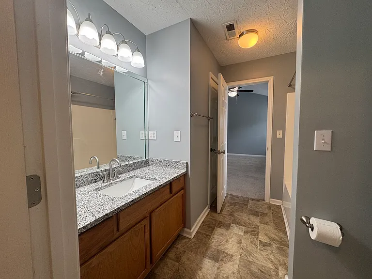 111 Warren Pass — Photo 32