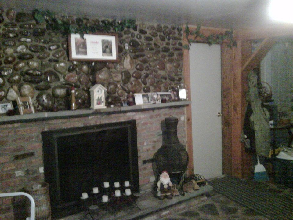  Coblestone Fireplace in Livingroom