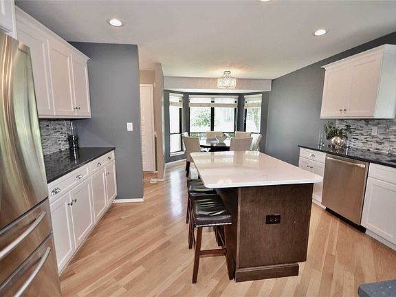 5th image of 33 Villas Cir