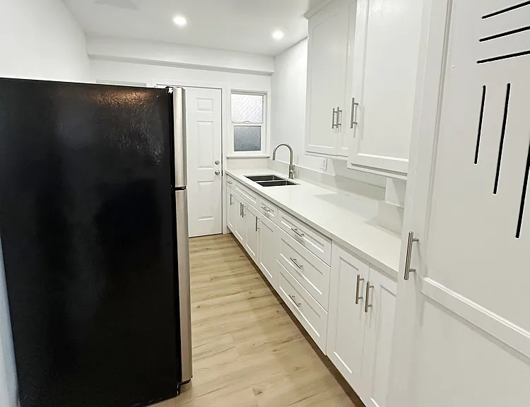 11089 STRATHMORE DRIVE - Westwood, CA 90024 - NEWLY REMODELED Kitchen