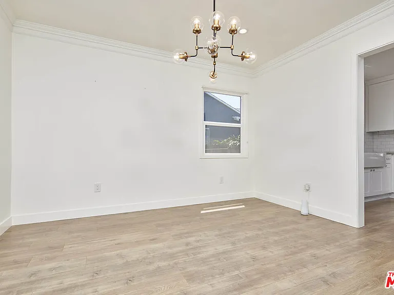 2904 W 81st St — Photo 10