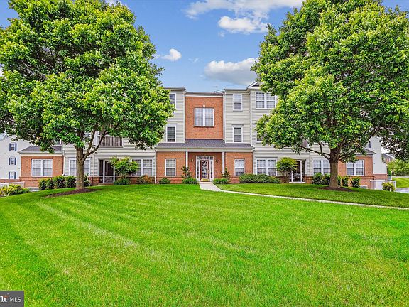 2nd image of 303 Willrich Cir #303L
