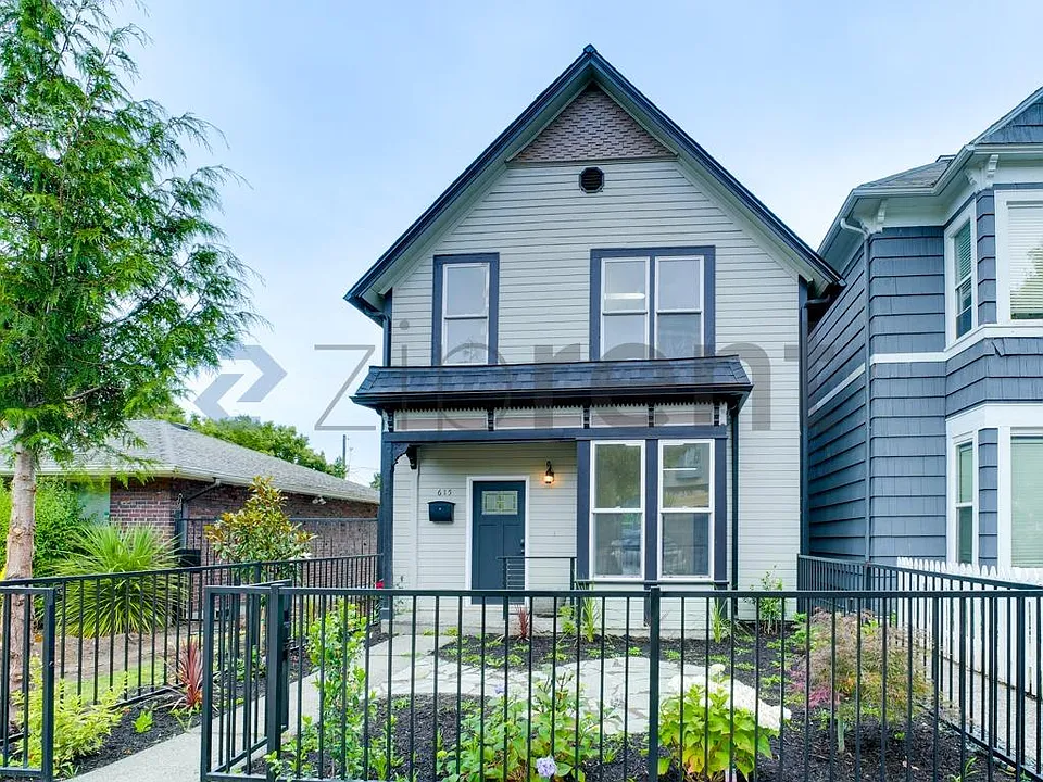 615 S Yakima Ave