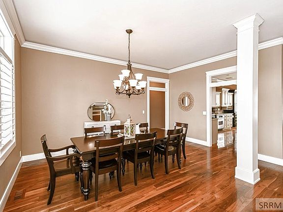 3rd image of 217 Stillwater Dr