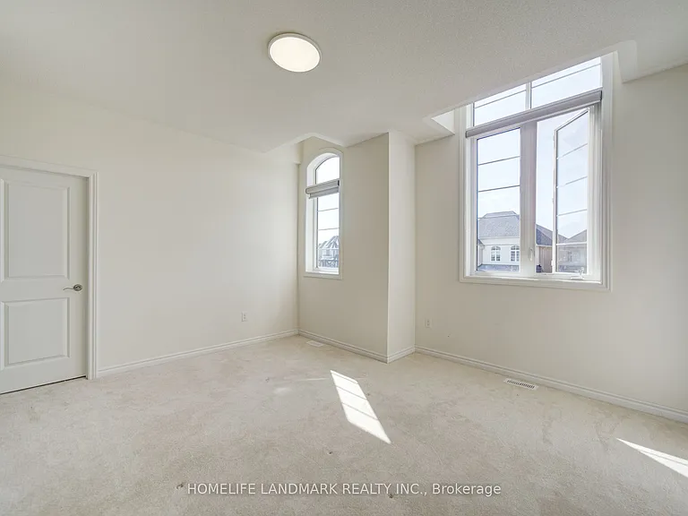 18 Kenneth Ross Bnd — Photo 37