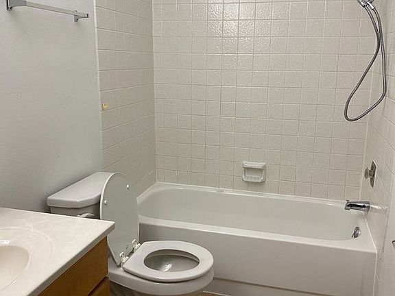 2nd image of 603 11th St NE #6