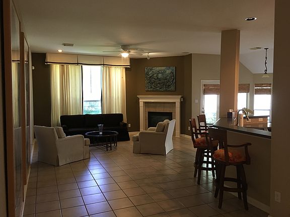 2nd image of 1916 Maize Bend Dr