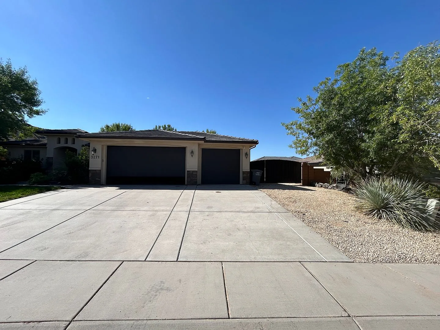 4 Bedroom Home, 3 Car Garage - Plenty of Parking and no HOA — Photo 2