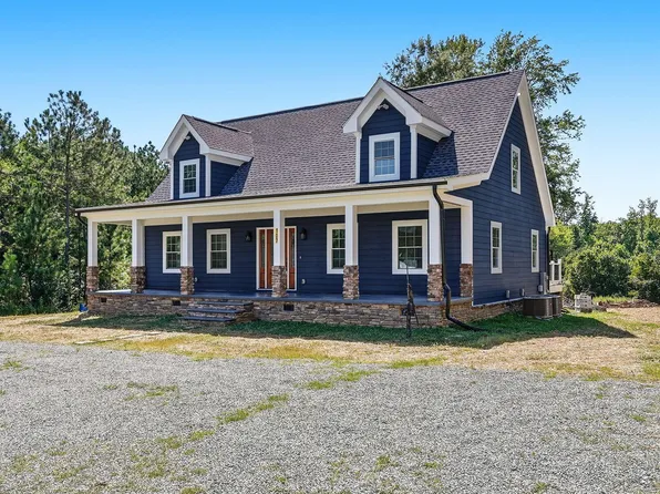 107 School St, Stem, NC 27581