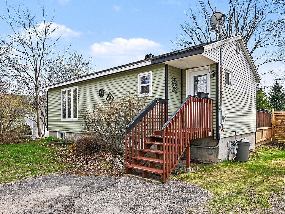 1st image of 32 Phillips St
