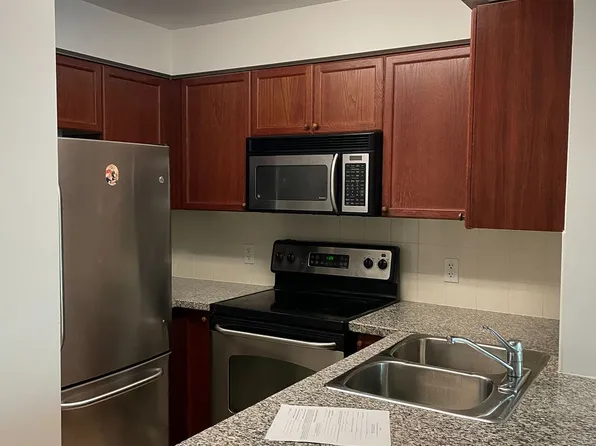 4889 Kimbermount Ave, Mississauga, ON