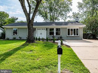 1008 S Buckingham Rd, Sterling, VA 20164