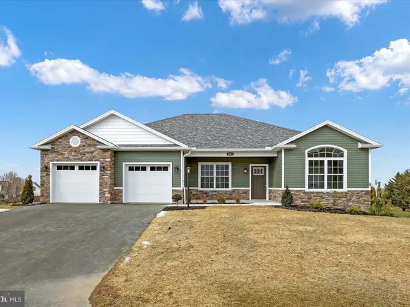 6303 Sawgrass Ct, Fayetteville, PA 17222