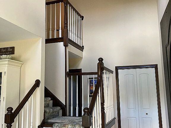 2 story foyer