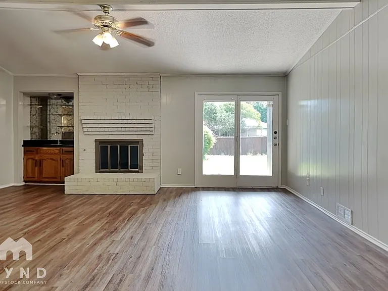 209 Los Santos Dr — Photo 9