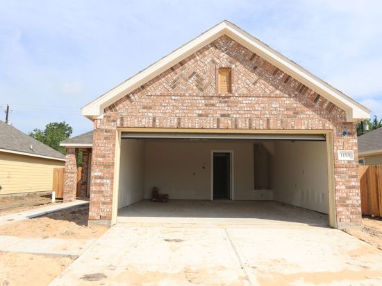 1188 Filly Creek Dr, Alvin, TX 77511