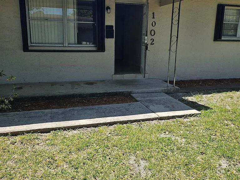 1016 McIntosh St — Photo 2