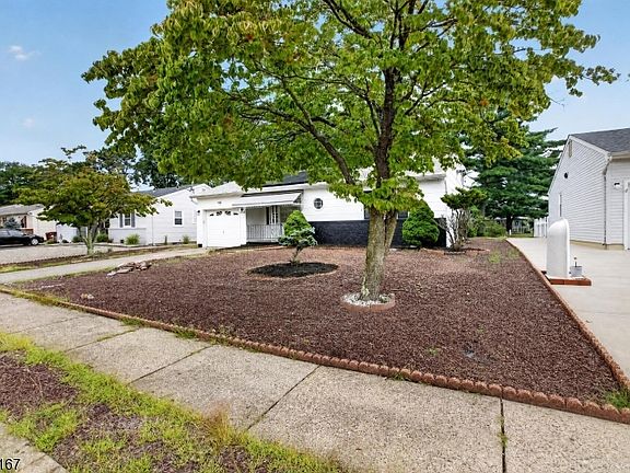 4th image of 124 Northumberland Dr