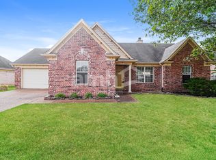1383 River Ridge Dr, Collierville, TN 38017