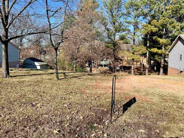 3812 Burdyshaw Dr, Jonesboro, AR 72405