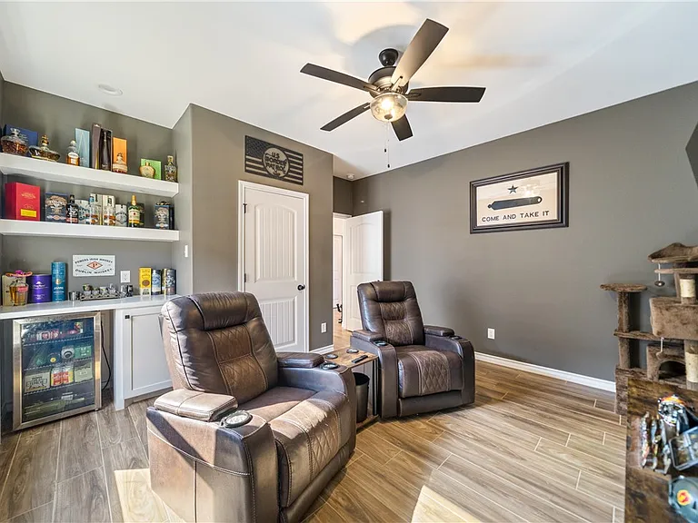 11526 S Creek Dr — Photo 23