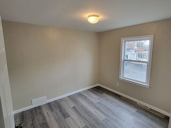 5th image of 4214 Lewis St