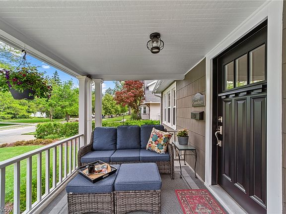 3rd image of 2583 Canterbury Rd