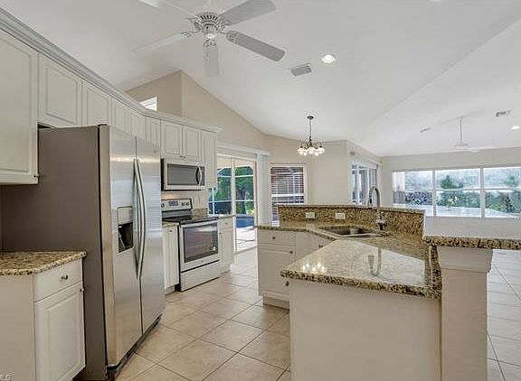 3rd image of 4627 SW 14th Ave