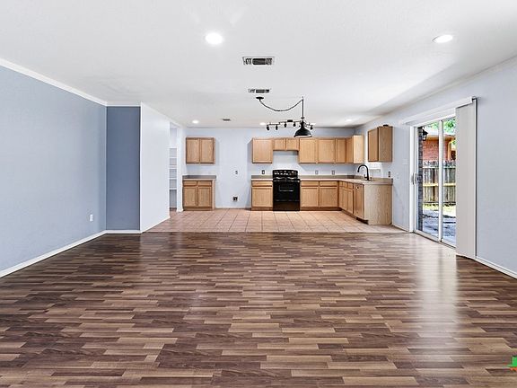 5th image of 8515 Shaenfield Pl