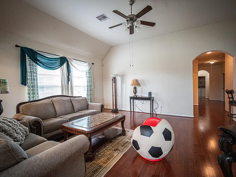 4138 Falvel Shadow Creek Dr — Photo 5