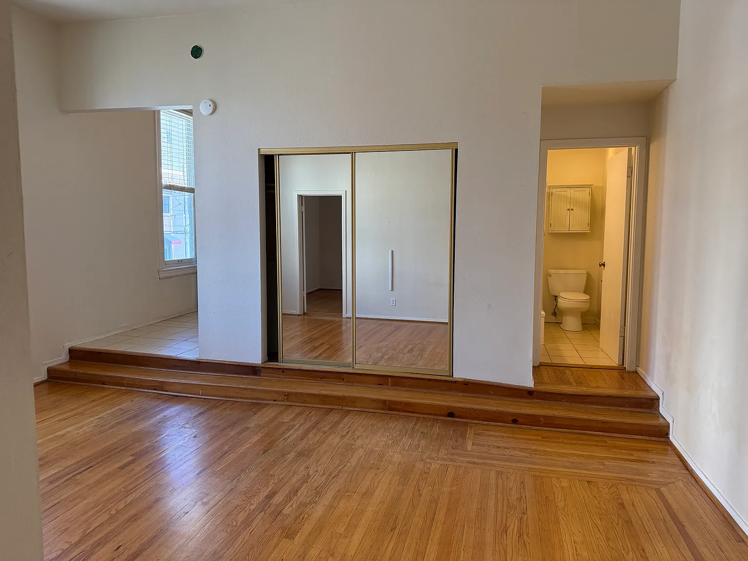 1 bed, $4,000 — Photo 3