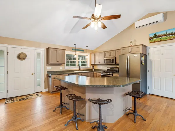 21 May Meadow Drive, Gray, ME 04039