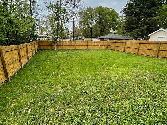 3rd image of 1553 Southernwood Dr