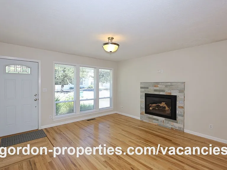 10851 SE Garrett Dr — Photo 7