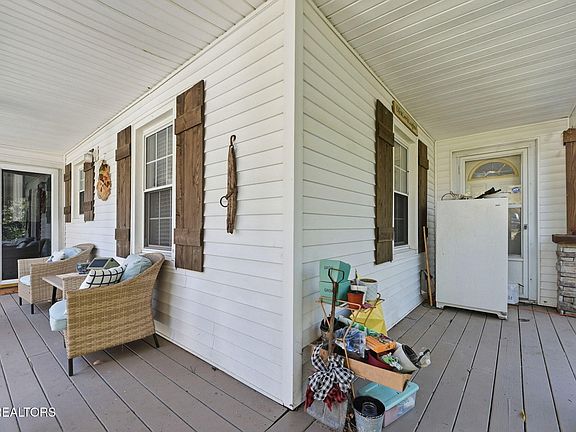 4th image of 904 Granville Conner Rd