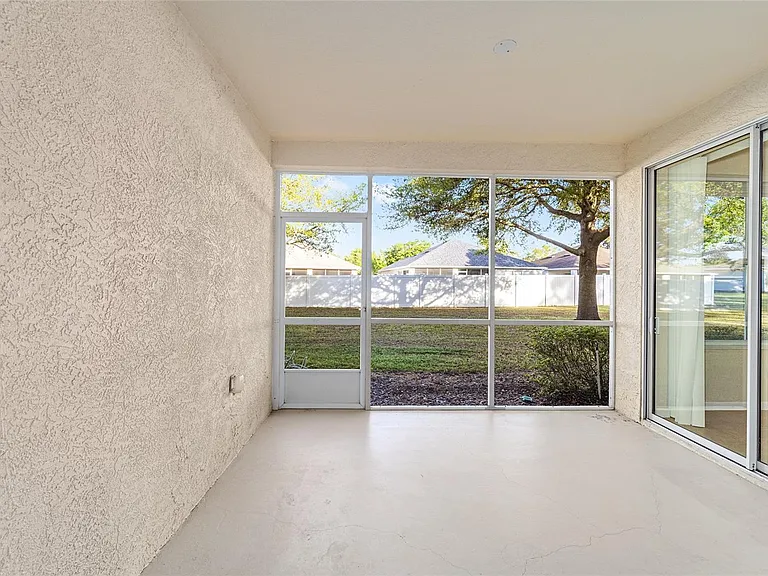 4570 SW 52nd Cir #107 — Photo 33