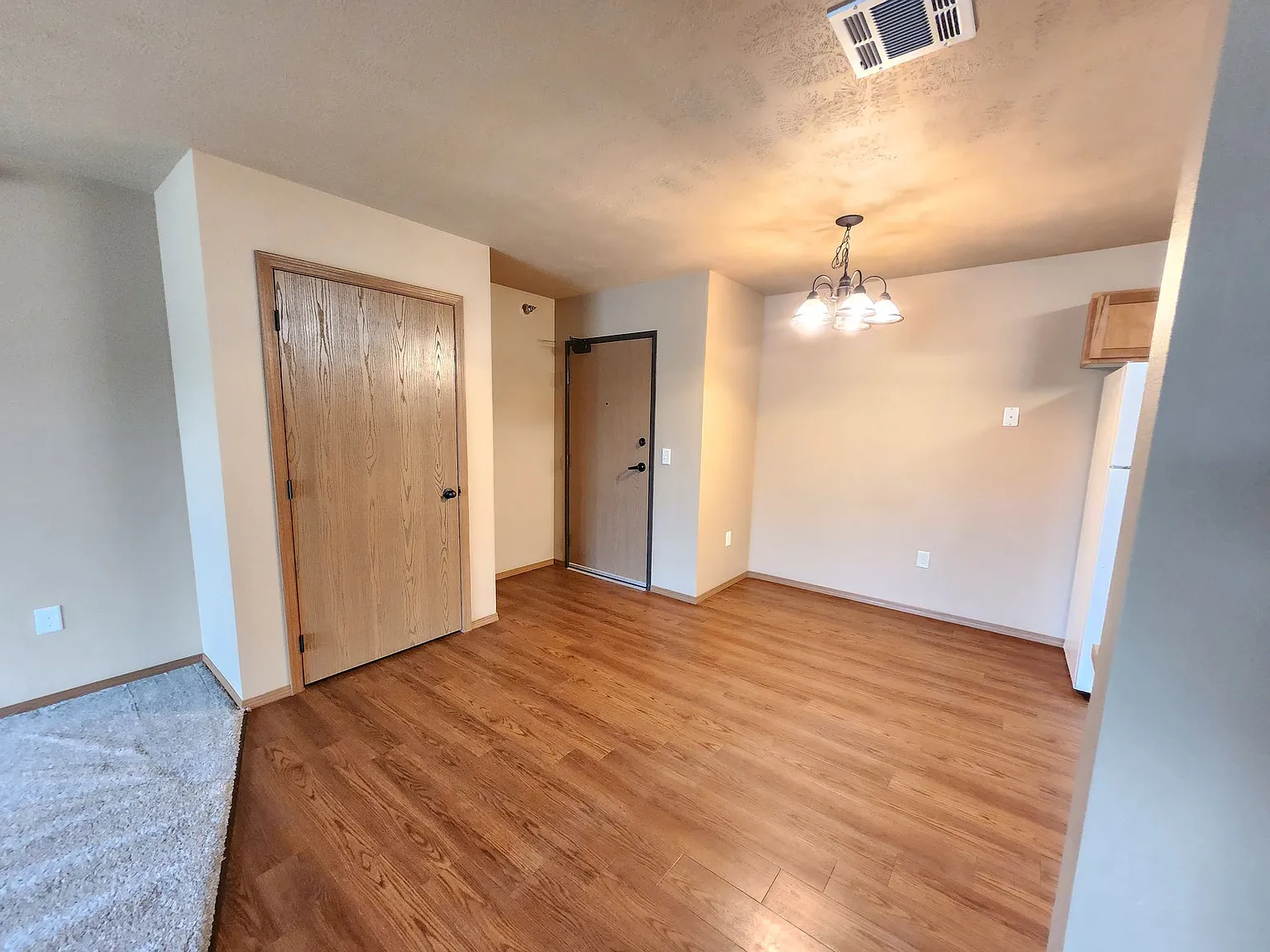 Sunrise Apartments — Photo 4
