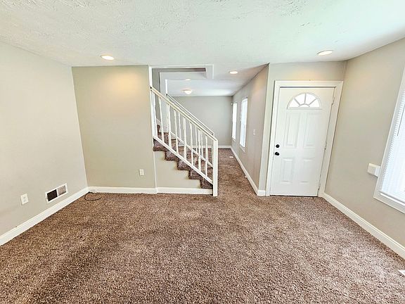 2nd image of 1191 Duxberry Ave