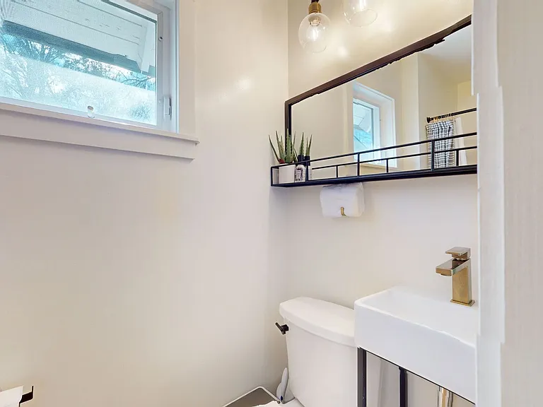 700 Method Rd — Photo 14