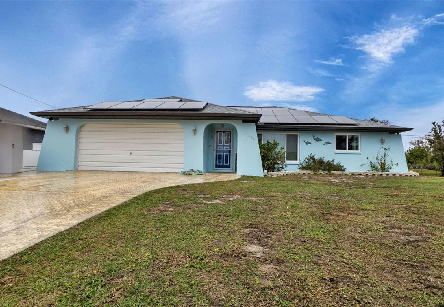 3 bed, 2.0 bath, 1402 sqft, $1,800 — Photo 1