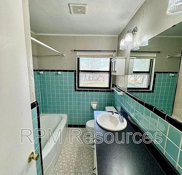 2137 Barclay Rd — Photo 16