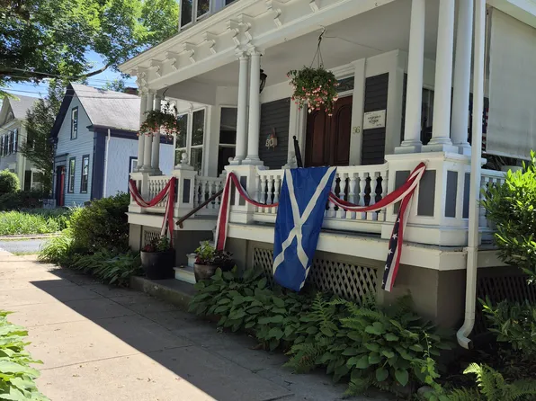 56 Franklin St #2, Bristol, RI 02809